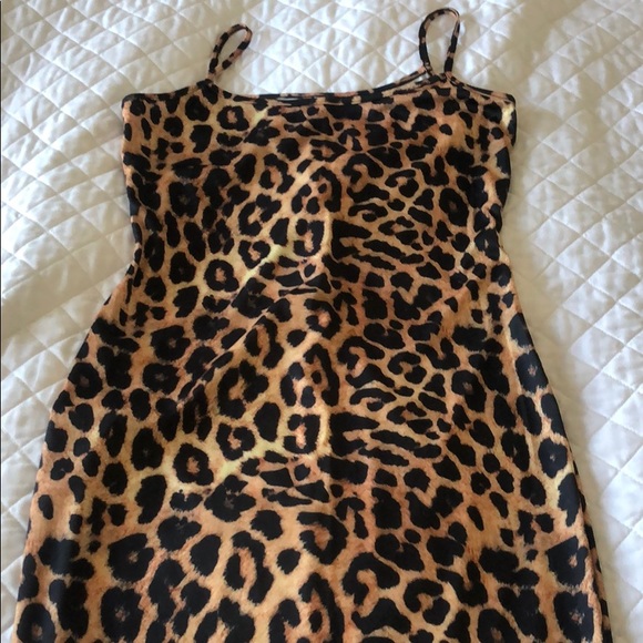 Leopard print dress. Bodycon - Picture 1 of 3